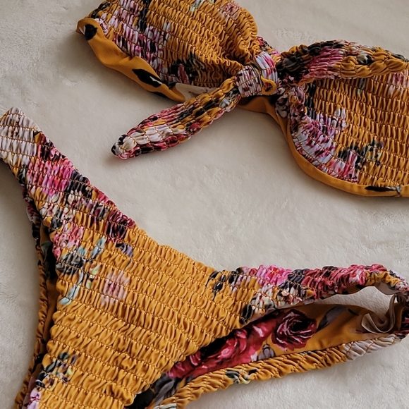 Nwot!! Smock stretch mustard high leg bikini - Picture 2 of 5